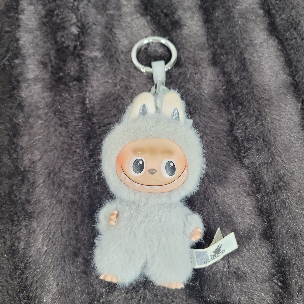 Pop Mart The Monsters Labubu Pin for Love Plush Keychain Grey Kasing Lung Toy